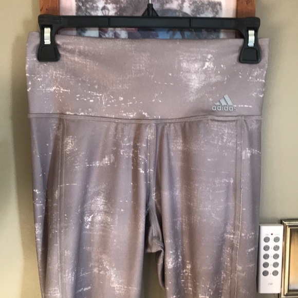Brand New Adidas Mid Rise 7/8 Gray Reflective Running Workout Leggings - Picture 4 of 16